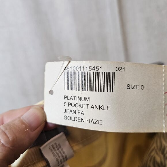 Chicos Sz 0 Womens 4 XS Platinum Denim Jeans Ultimate Fit Ankle Yellow Flaw - Picture 9 of 15